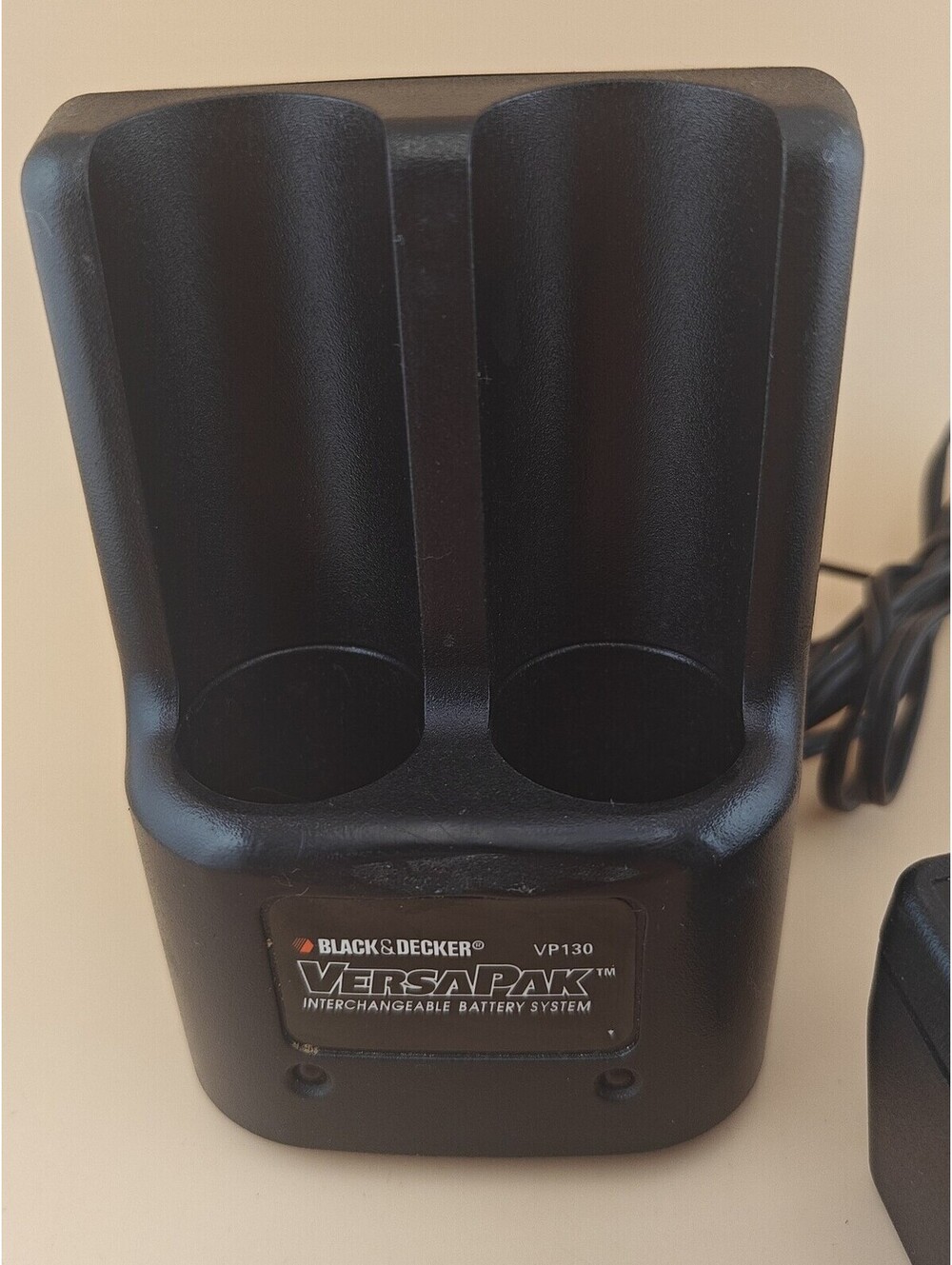 Genuine BLACK+DECKER VP130 VersaPak Battery Charger With Power Adapter